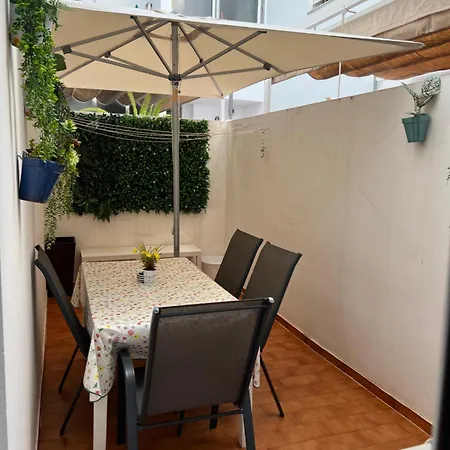 Apartamento*carolapo*con Patio Interior Y Garage